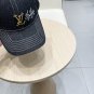LV classic baseball cap, a versatile item that looks great no matter how you pair it (201)