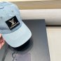 LV classic baseball cap, a versatile item that looks great no matter how you pair it (206)