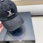 LV classic baseball cap, a versatile item that looks great no matter how you pair it (207)