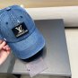 LV classic baseball cap, a versatile item that looks great no matter how you pair it (208)