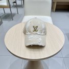 LV classic baseball cap, a versatile item that looks great no matter how you pair it (227)
