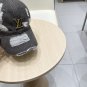 LV classic baseball cap, a versatile item that looks great no matter how you pair it (228)