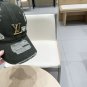 LV classic baseball cap, a versatile item that looks great no matter how you pair it (229)