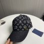 LV classic baseball cap, a versatile item that looks great no matter how you pair it (231)