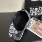 LV classic baseball cap, a versatile item that looks great no matter how you pair it (233)