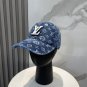LV classic baseball cap, a versatile item that looks great no matter how you pair it (234)