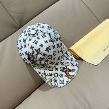 The new original single baseball cap of LV, with silk-screened letters (3)