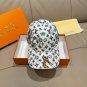 The new original single baseball cap of LV, with silk-screened letters (3)