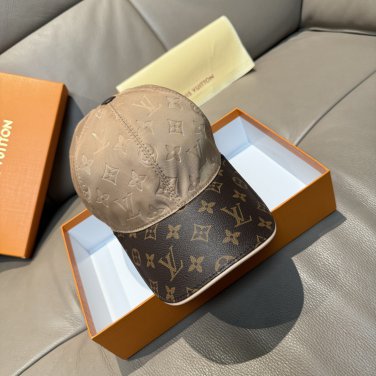 The new original single baseball cap of LV(LV), with embossed patterns (4)