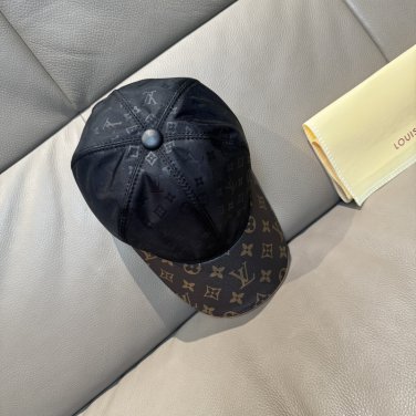 The new original single baseball cap of LV(LV), with embossed patterns (2)