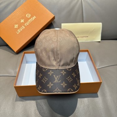 The new original single baseball cap of LV(LV), with embossed patterns