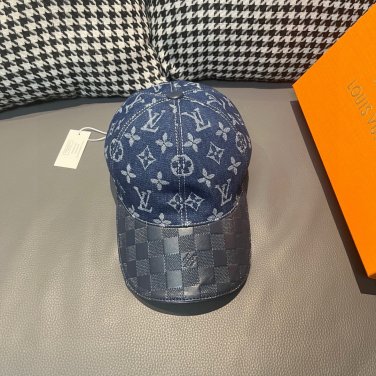 The new original single baseball cap of LV(LV), with embossed jacquard patchwork (13)