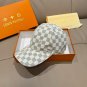 The new LV original single baseball cap with print, made of top-grain cowhide (64)