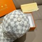 The new LV original single baseball cap with print, made of top-grain cowhide (64)