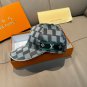 The new LV original single baseball cap with print, made of top-grain cowhide (62)