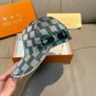 The new LV original single baseball cap with print, made of top-grain cowhide (62)