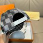 The new LV original single baseball cap with print, made of top-grain cowhide (62)