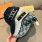 The new LV original single baseball cap with print, made of top-grain cowhide (62)