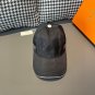 The new LV original single baseball cap with print, made of top-grain cowhide (59)