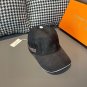 The new LV original single baseball cap with print, made of top-grain cowhide (59)