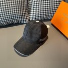 The new LV original single baseball cap with print, made of top-grain cowhide (57)