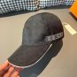 The new LV original single baseball cap with print, made of top-grain cowhide (57)