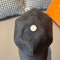 The new LV original single baseball cap with print, made of top-grain cowhide (57)