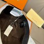 The new LV original single baseball cap with print, made of top-grain cowhide (52)