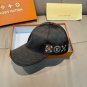 The new LV original single baseball cap with print, made of top-grain cowhide (51)