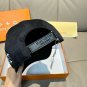 The new LV original single baseball cap with print, made of top-grain cowhide (50)