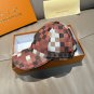 The new LV original single baseball cap with print, made of top-grain cowhide (48)