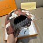 The new LV original single baseball cap with print, made of top-grain cowhide (48)