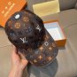 The new LV original single baseball cap with print, made of top-grain cowhide (34)