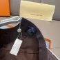 The new LV original single baseball cap with print, made of top-grain cowhide (34)