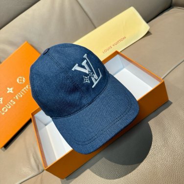 The new LV original single baseball cap with print, made of top-grain cowhide (30)