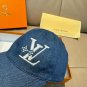 The new LV original single baseball cap with print, made of top-grain cowhide (30)