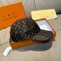 The new LV original single baseball cap with print, made of top-grain cowhide (25)