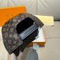 The new LV original single baseball cap with print, made of top-grain cowhide (25)