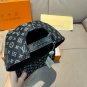 The new LV original single baseball cap with print, made of top-grain cowhide (24)