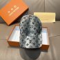The new LV original single baseball cap with print, made of top-grain cowhide (21)
