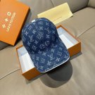 The new LV original single baseball cap with print, made of top-grain cowhide (17)