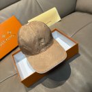 The new LV original single baseball cap with print, made of top-grain cowhide (13)