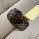The new LV original single baseball cap with print, made of top-grain cowhide (3)