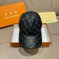 The new LV original single baseball cap with print, made of top-grain cowhide (2)