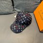 The new LV original single baseball cap features a printed gradient jacquard pattern (8)