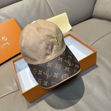The new LV original single baseball cap features a printed gradient jacquard pattern (7)