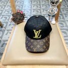 The new LV baseball cap is high-end and elegant, versatile and suitable for both men and women (98)