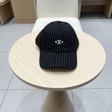 The new LV baseball cap is high-end and elegant, versatile and suitable for both men and women (94)