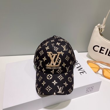 The new LV baseball cap is high-end and elegant, versatile and suitable for both men and women (89)