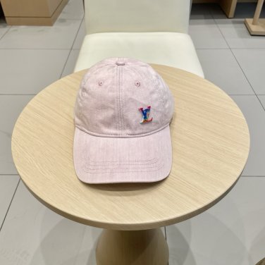 The new LV baseball cap is high-end and elegant, versatile and suitable for both men and women (70)